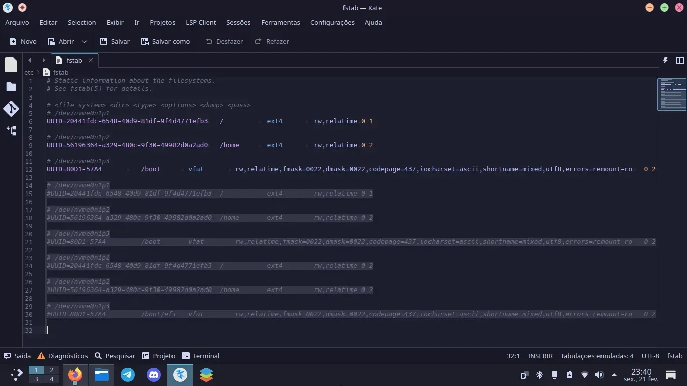 Por que o /etc/fstab está com as entradas triplicadas?