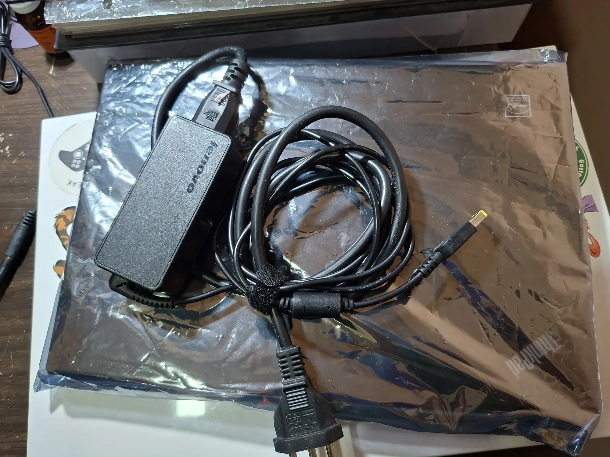 O Thinkpad X270 junto com o Carregador