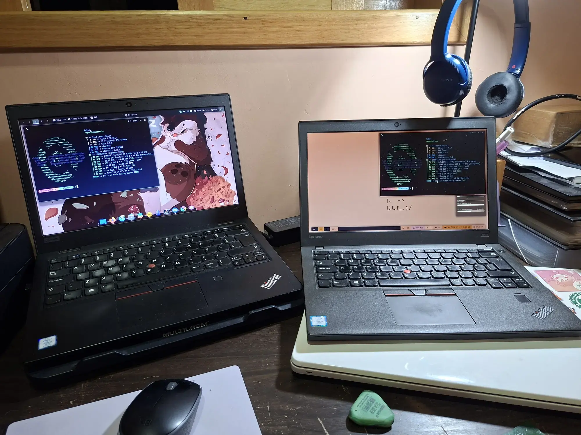 Meus Três notebooks: O Thinkpad L390 (à Esquerda), o X270 (à Direita) e o Inspiron 5558 (embaixo do X270)